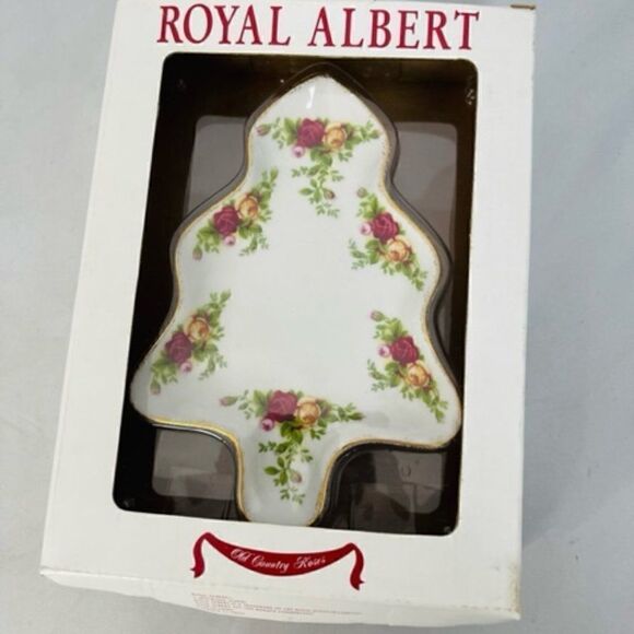 Royal Albert Old Country Roses Christmas Tree Shaped Plate/Candy Dish 7x5" Very - Picture 1 of 6